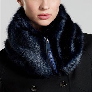 Ted Baker cozy elegant zip up faux fur collar neck warmer / neck wrap / scarf